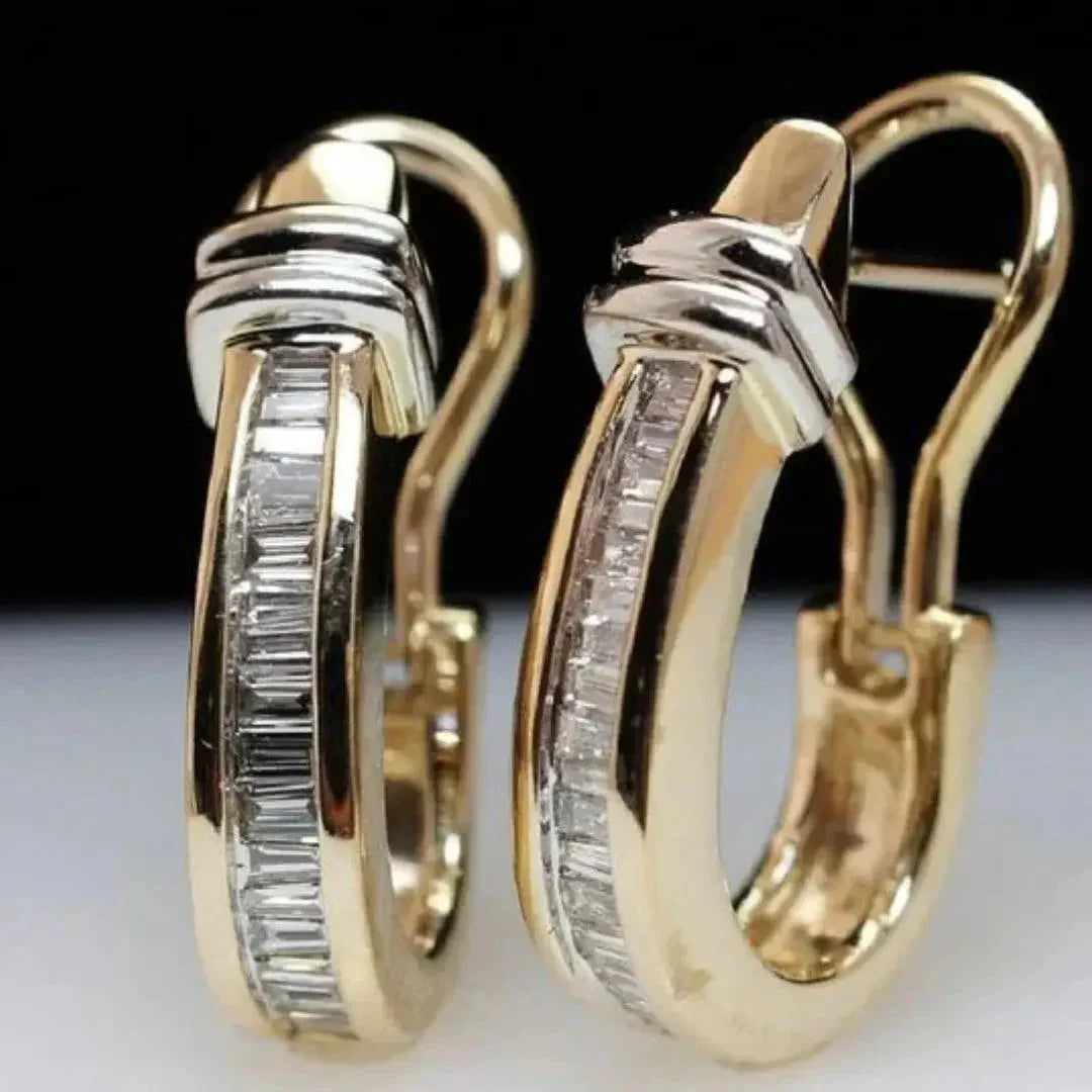 Vintageörhängen i guld och diamantstil