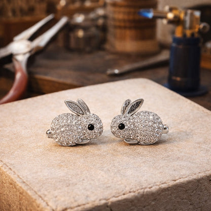 Whimsical Rabbit Kristall Stud Örhängen