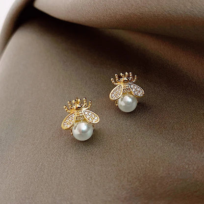 Honung Bi Pärla Stud Örhängen Elegant Guld Tone Jewelry For Women