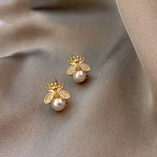 Honung Bi Pärla Stud Örhängen Elegant Guld Tone Jewelry For Women