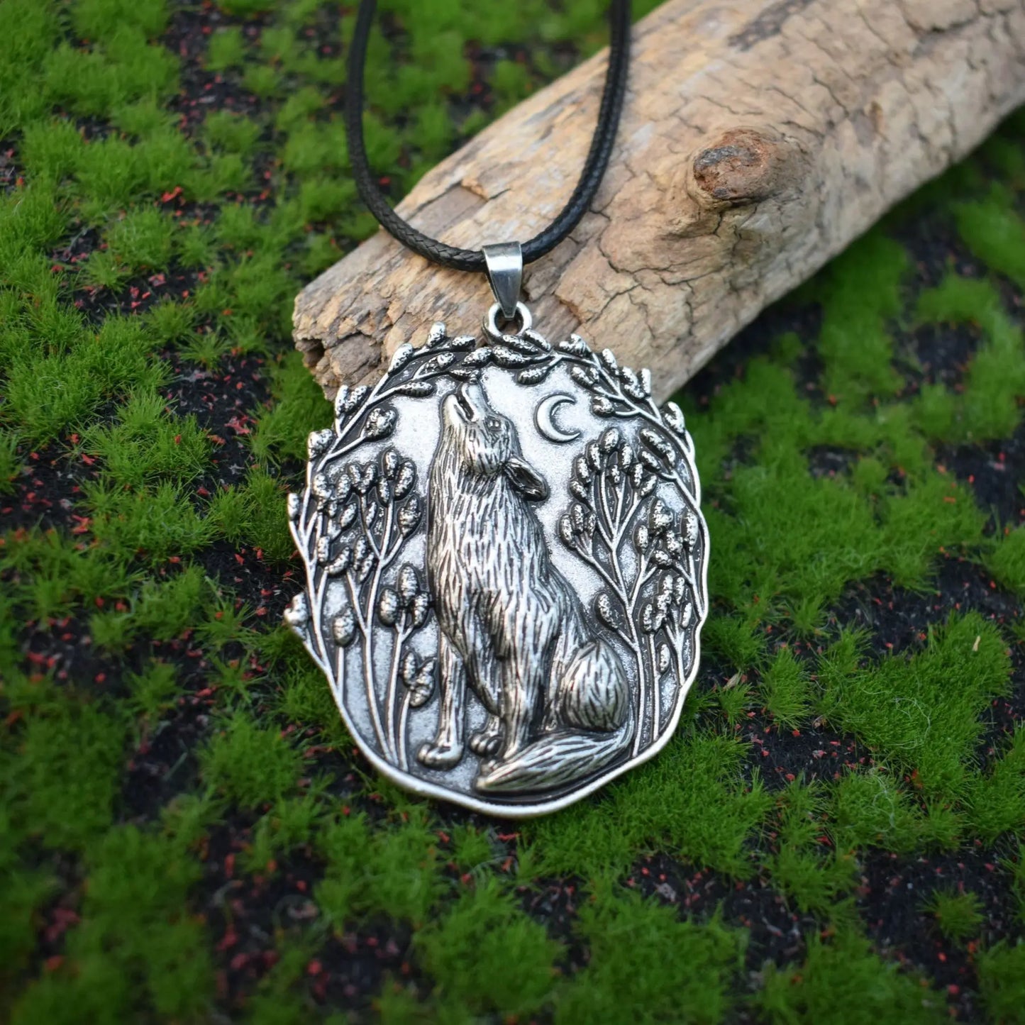 Måne Varg Spirit Animal Hänge Halsband