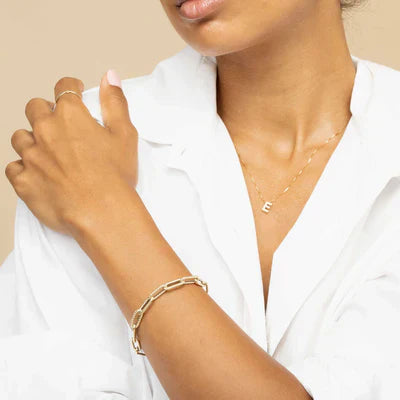 Kärlek letter initial necklace | Guld
