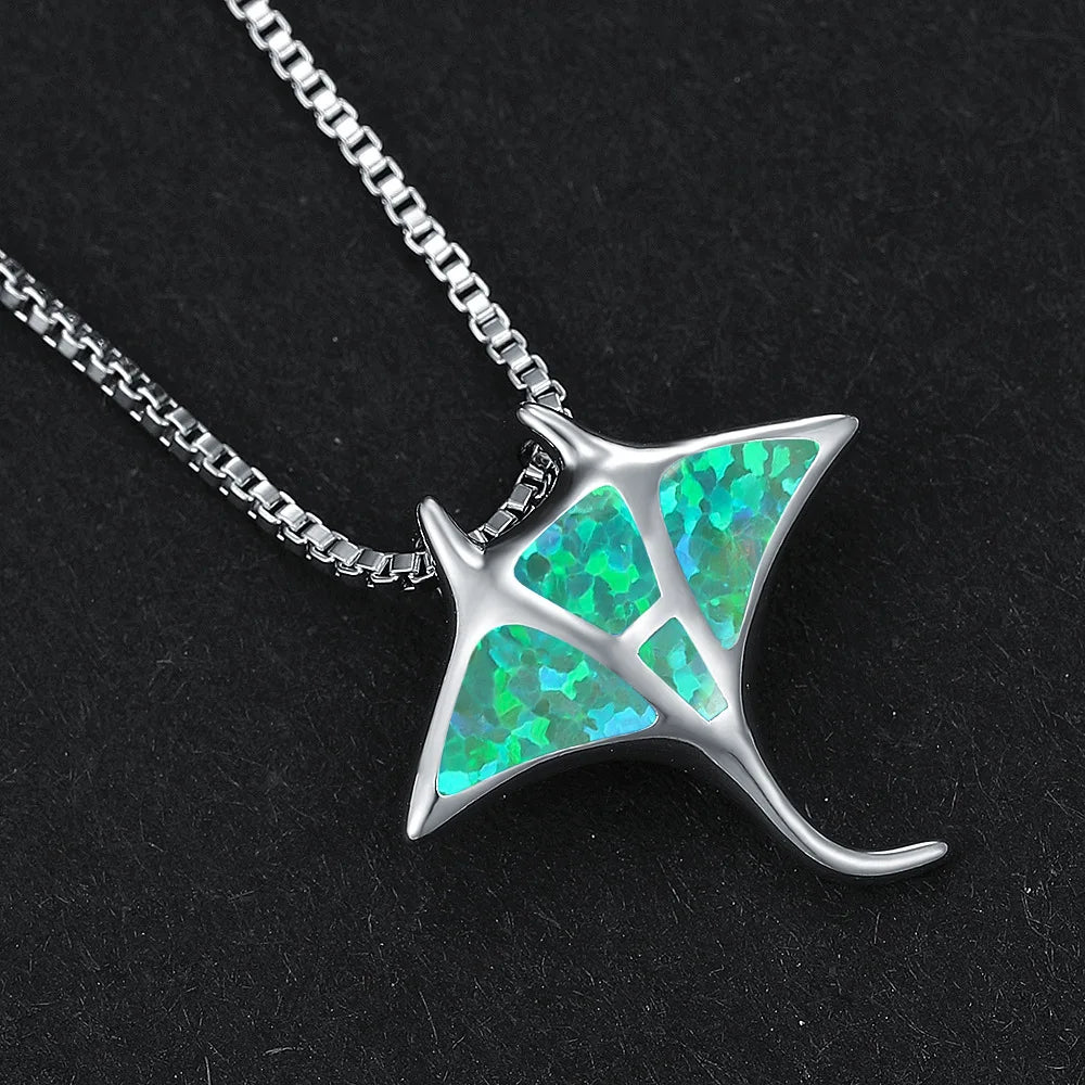 Manta Ray Blue Opal Ocean Halsband