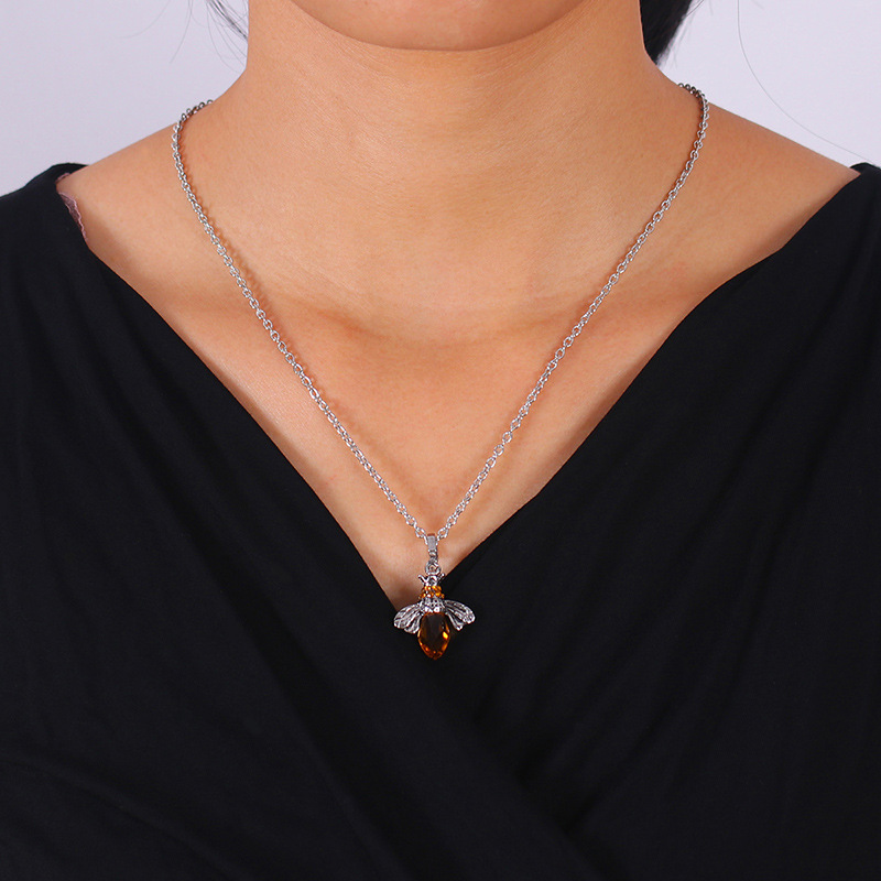 Gyllene Bi Spirit Halsband