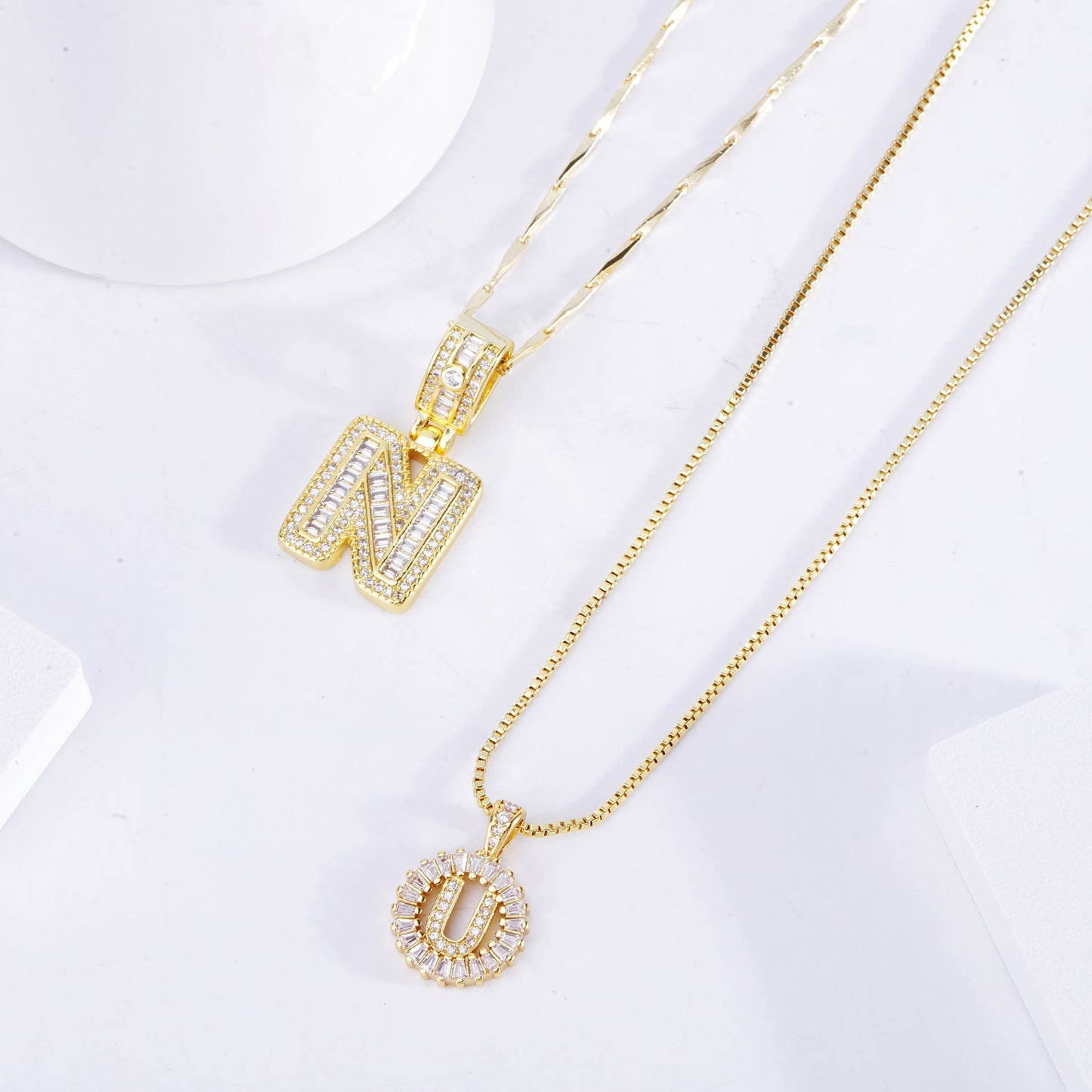 Pave letter initial necklace set | Guld