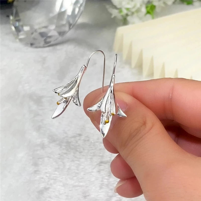 Exclusive Silverfärgad Floral Örhängen