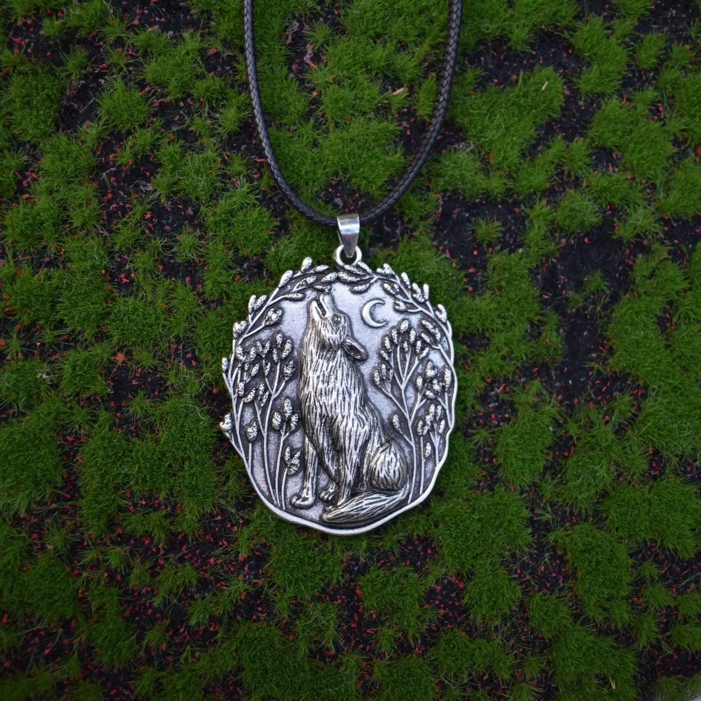 Måne Varg Spirit Animal Hänge Halsband