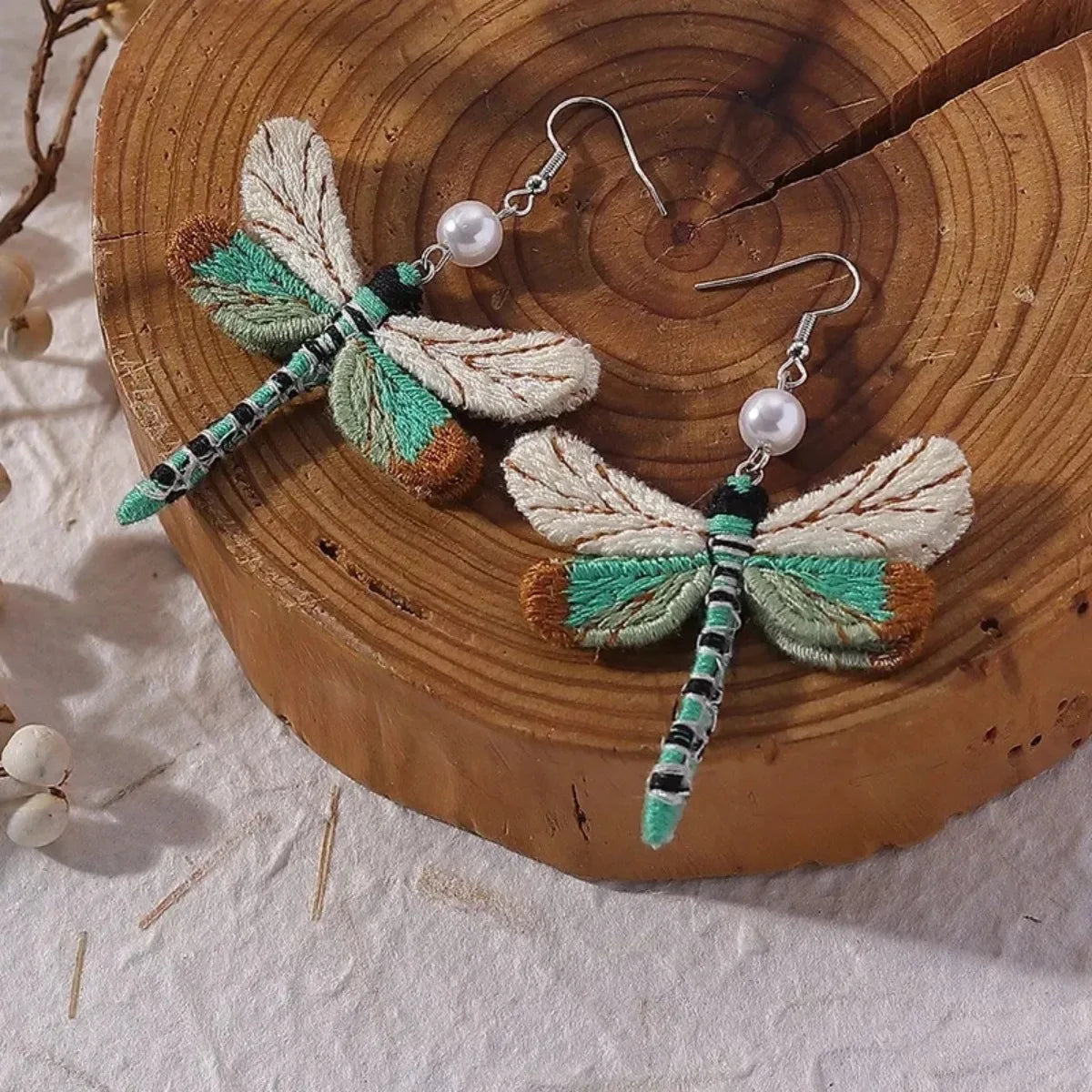 Bohemian Embroidered Trollslända Örhängen