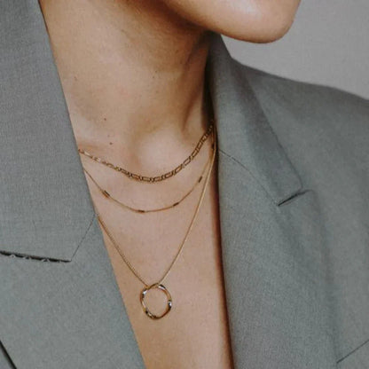 Öppen Circle Tre Row halsband | Guld