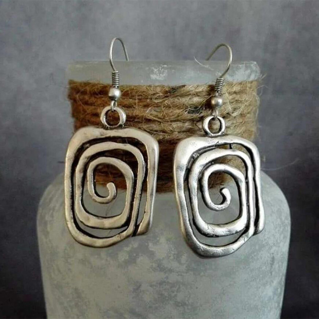 Spiralformade boho-örhängen i silver