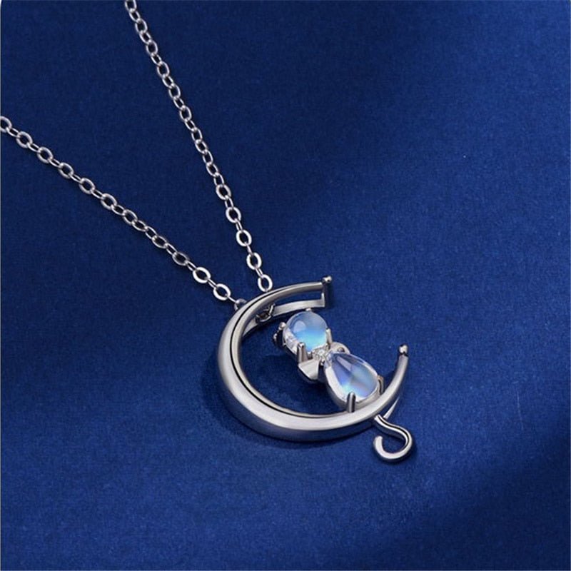 Moonstone Crescent And Katt Halsband