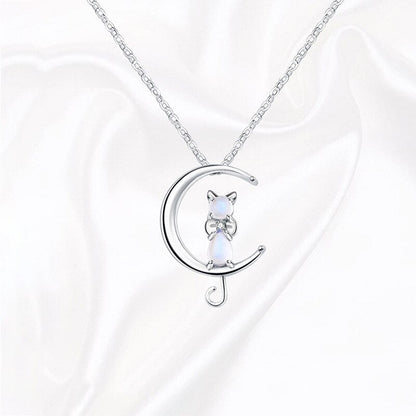 Moonstone Crescent And Katt Halsband